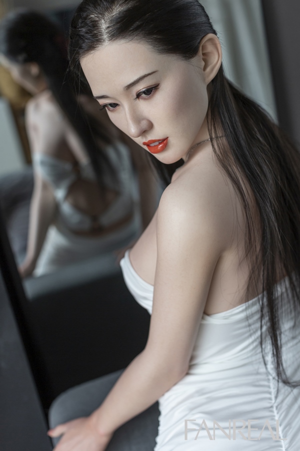 背が高いリアルセックスドール黑髪熟女 本物の女性ように Liz 173CM T173 B89 W64 H90 36KG 1