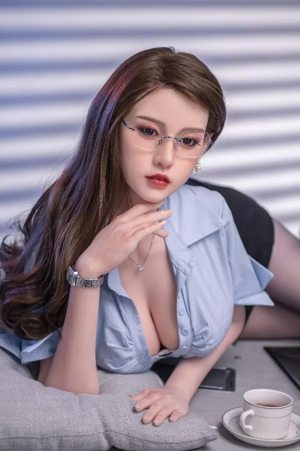 リアルな感触と精巧なデザインを持つ等身大シリコンラブドール 吉武智子 170cm T170 B80 W55 H86 38KG 9