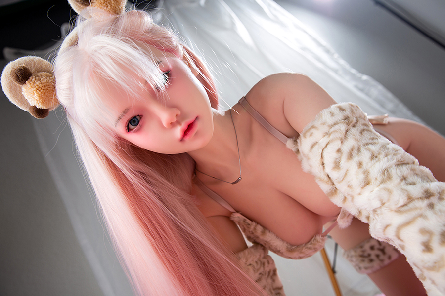 アニメ キャラ セックス 美しいデザインのカスタムラブドール Lisa 152cm T152 B73 W48 H76 27KG 33