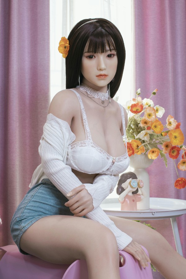 リアルな質感と美しいデザインのシリコンドール 山田久美 160cm T160 B82 W54 H87 35KG 17